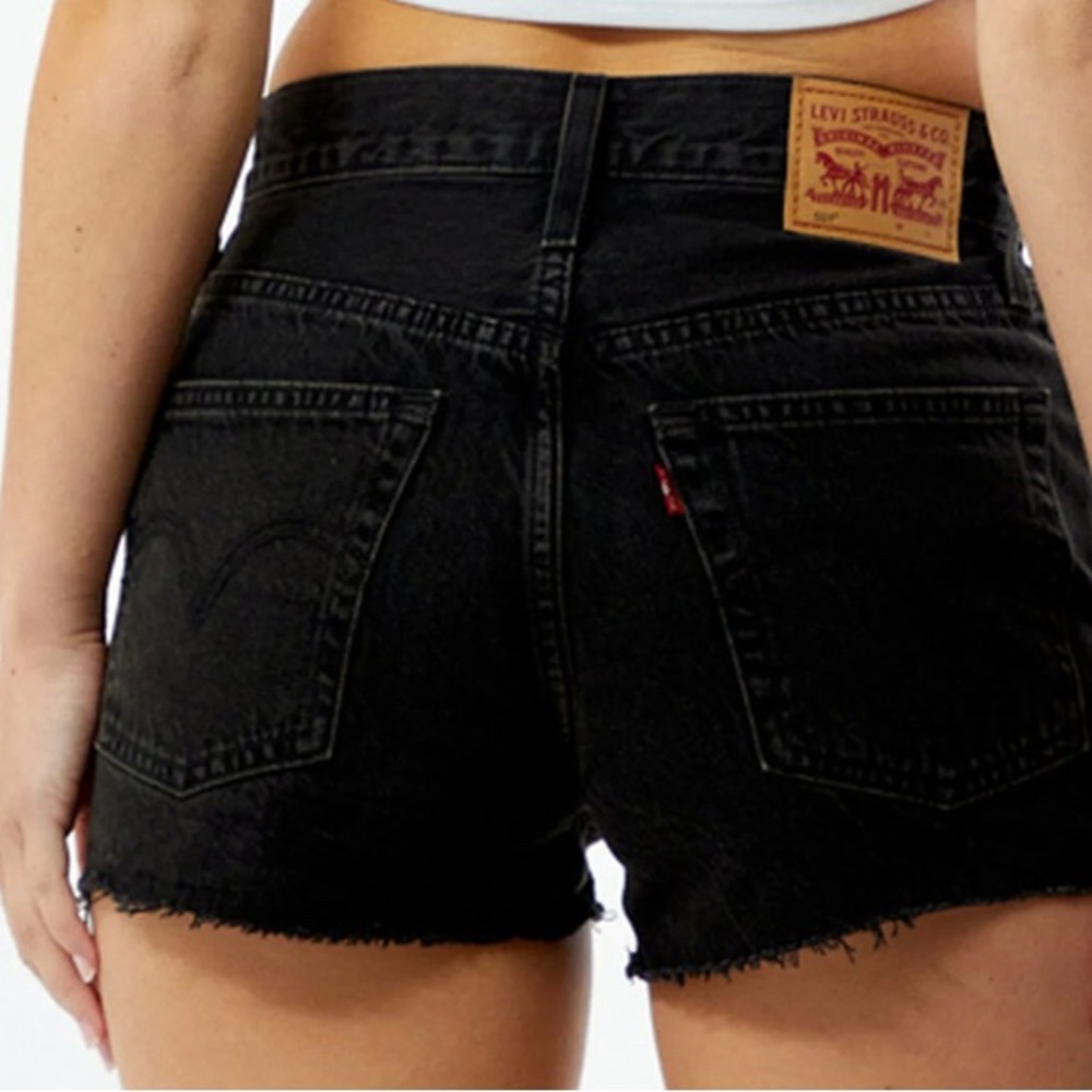 SOLD SOLD NWT Levi 501 High Rise Shorts - Picture 2 of 6